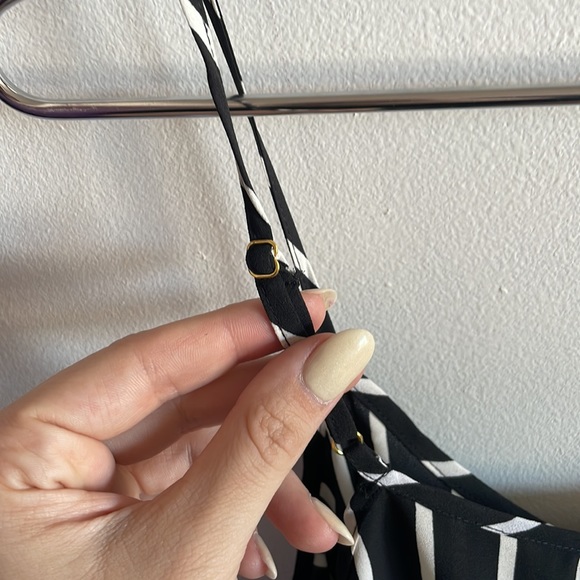 Forever 21 Black and White Stripe Cropped Tank Top - Picture 4 of 4